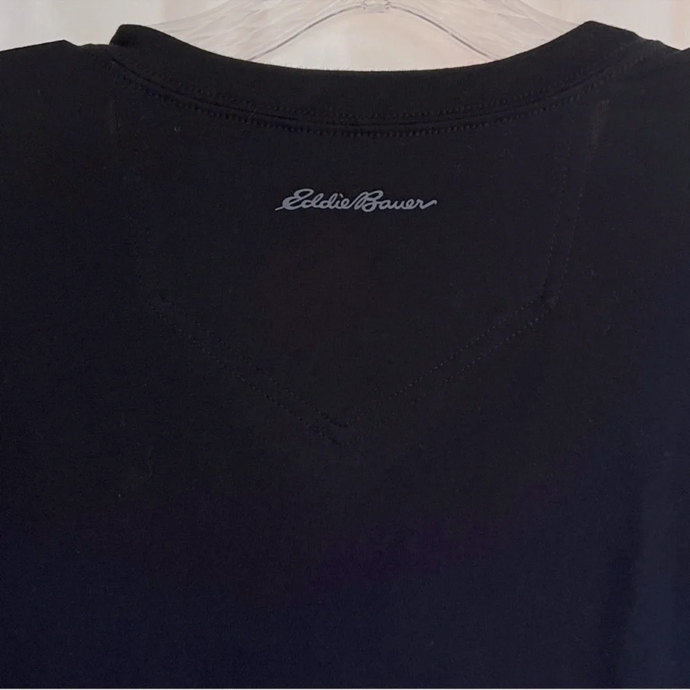 NWT Eddie Bauer Black Travex Short Sleeve V-Neck Tee Shirt - Picture 4 of 7